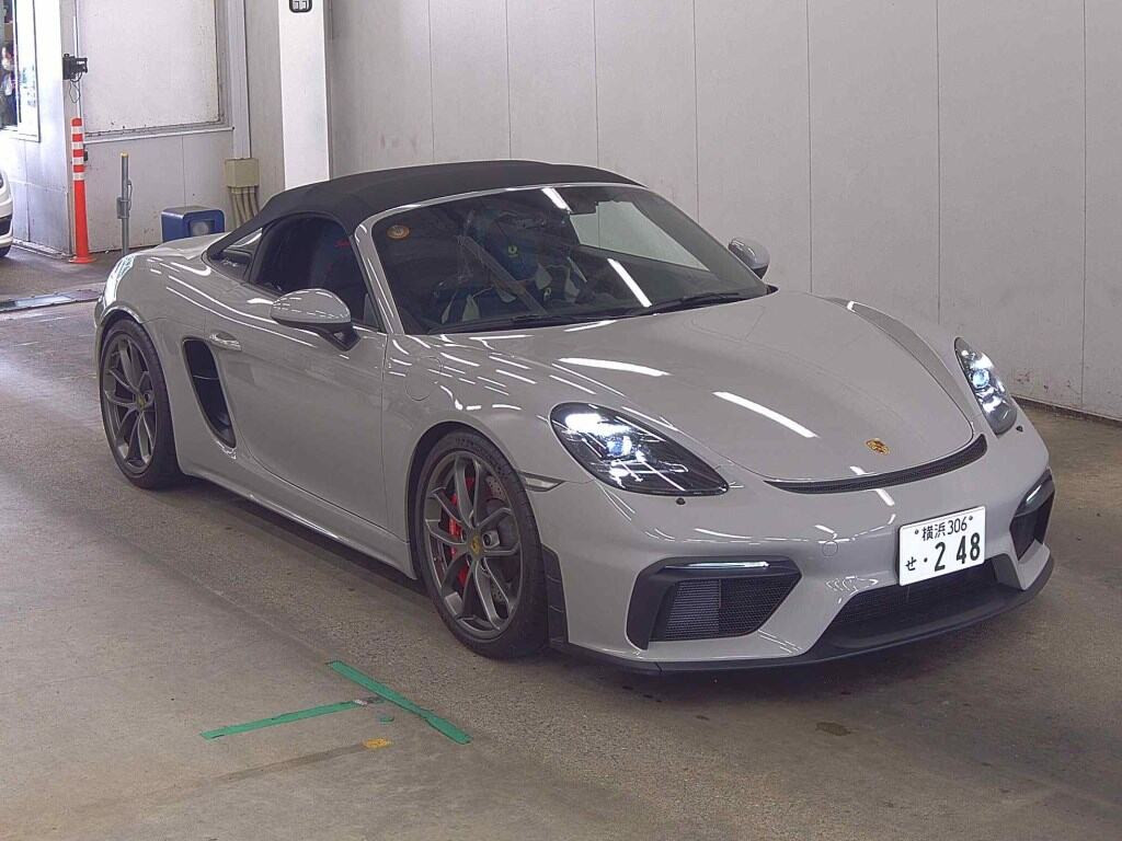 Porsche 718 Spyder 2021 z aukcji japońskiej