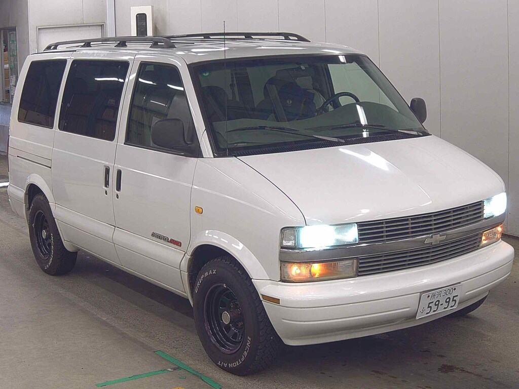 Chevrolet Astro 2003 z aukcji japońskiej