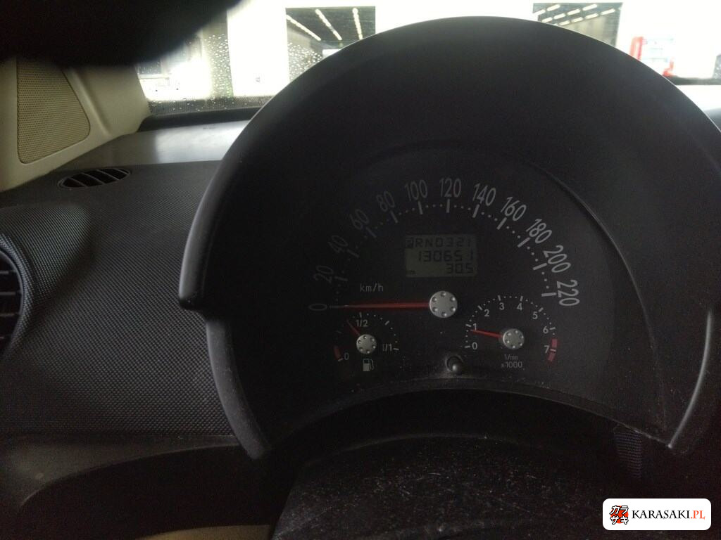 2003 Volkswagen New Beetle Plus 6