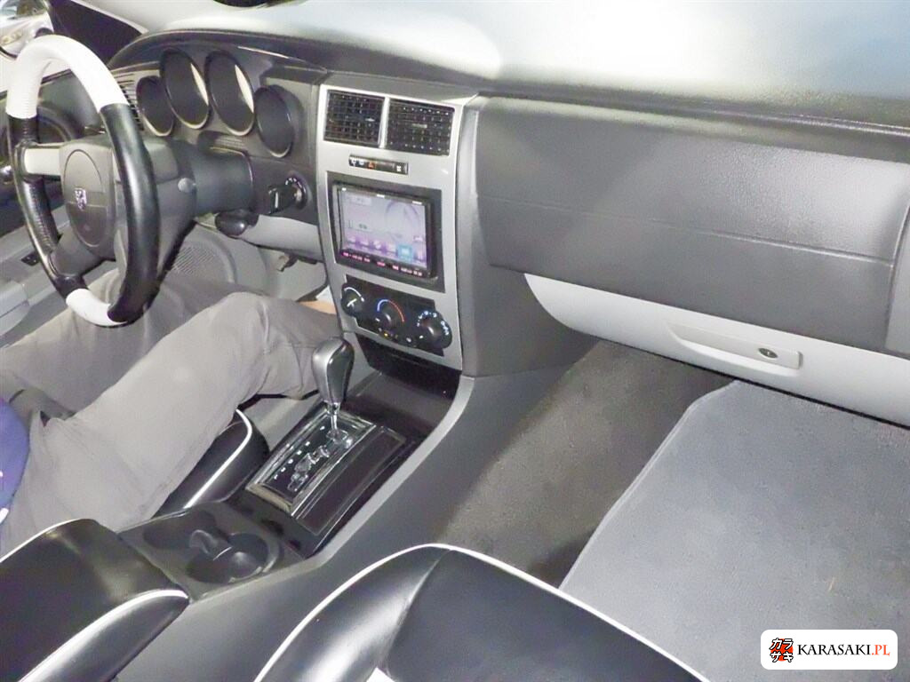 2010 Dodge Magnum 5