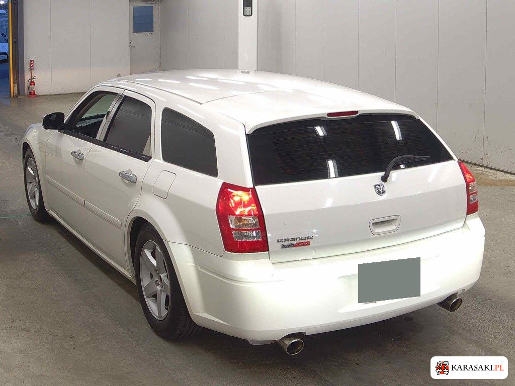 2010 Dodge Magnum 2