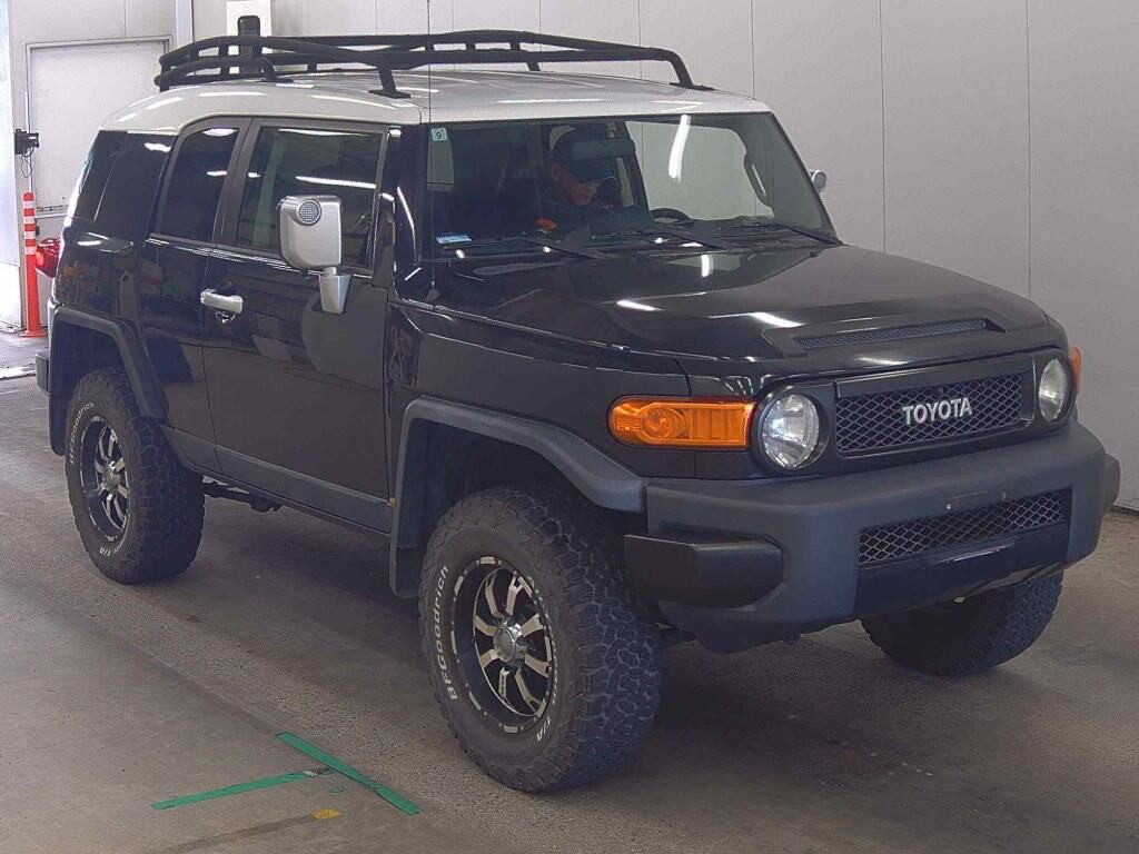 America Toyota FJ Cruiser 2012 z aukcji japońskiej