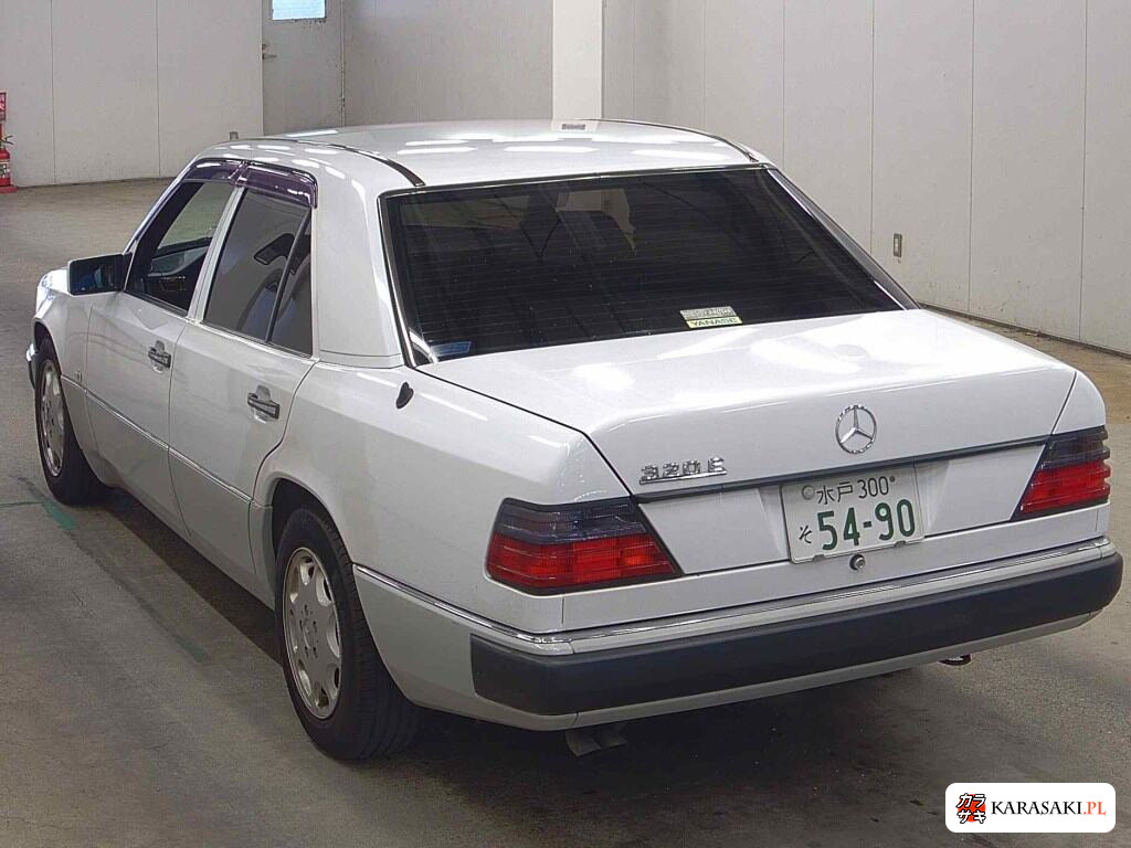 1992 Mercedes-Benz Medium Class 4D 320E 2