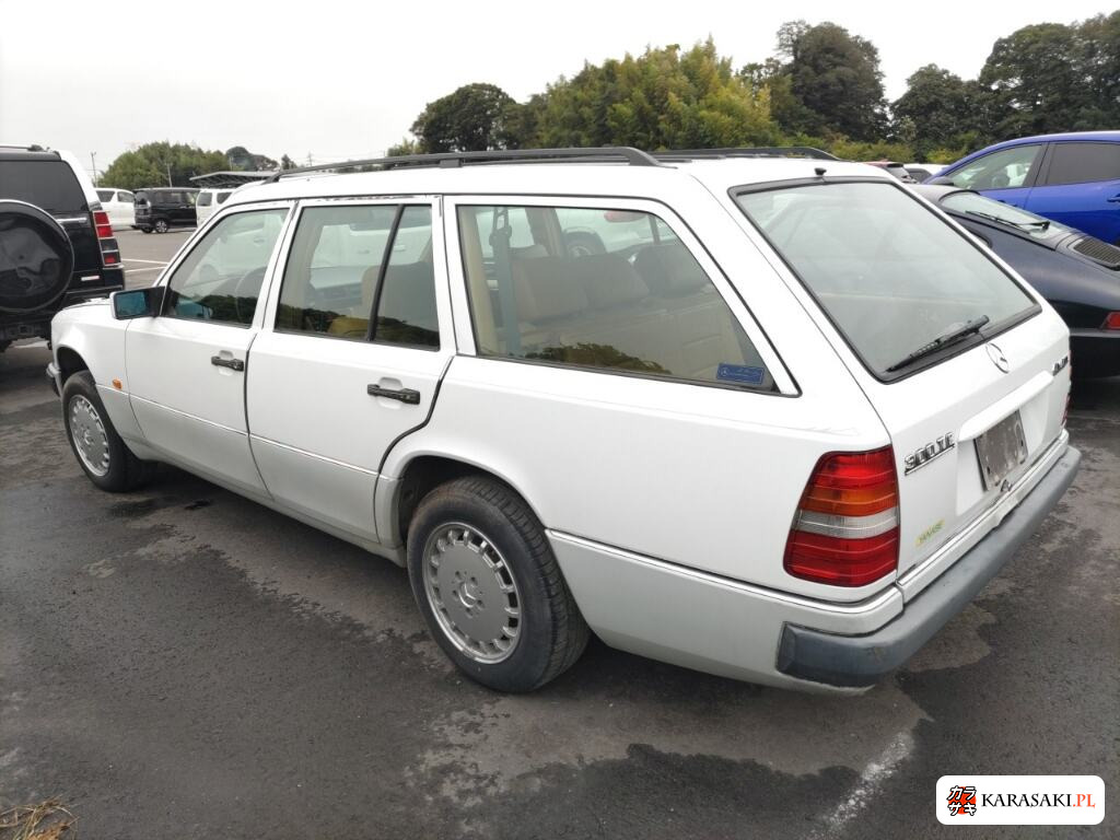 1991 Mercedes-Benz Medium Class WG 4WD 300TE 4MATIC 2