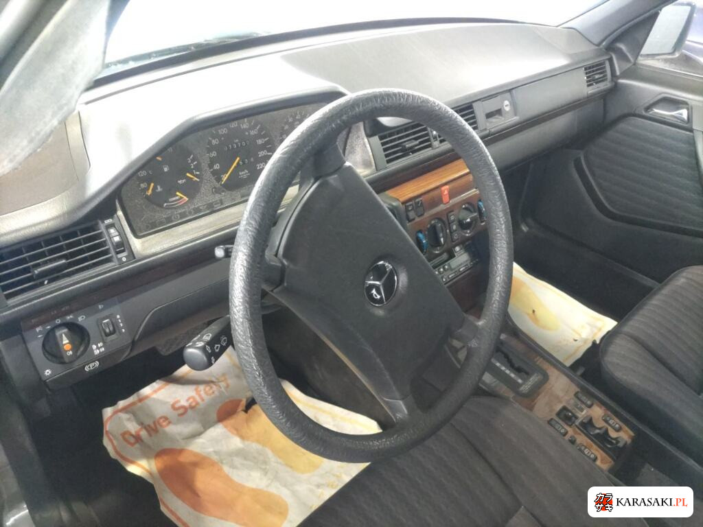 1990 Mercedes-Benz Medium Class 4D 5