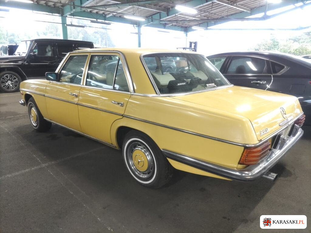 1976 Mercedes-Benz Medium Class 4D 2