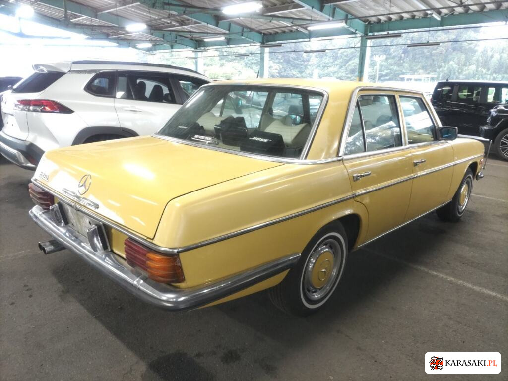 1976 Mercedes-Benz Medium Class 4D 4