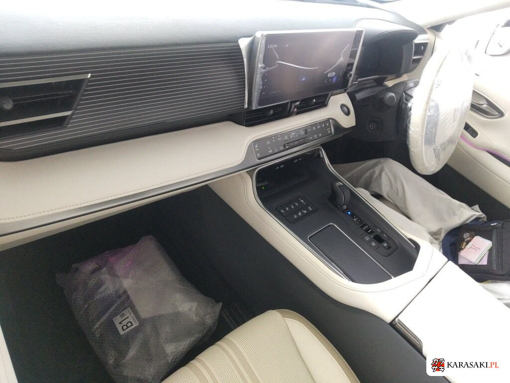 2026 Toyota Century 5D 4WD Base Grade 5