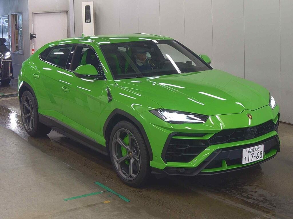 Lamborghini Urus 2022 z aukcji japońskiej