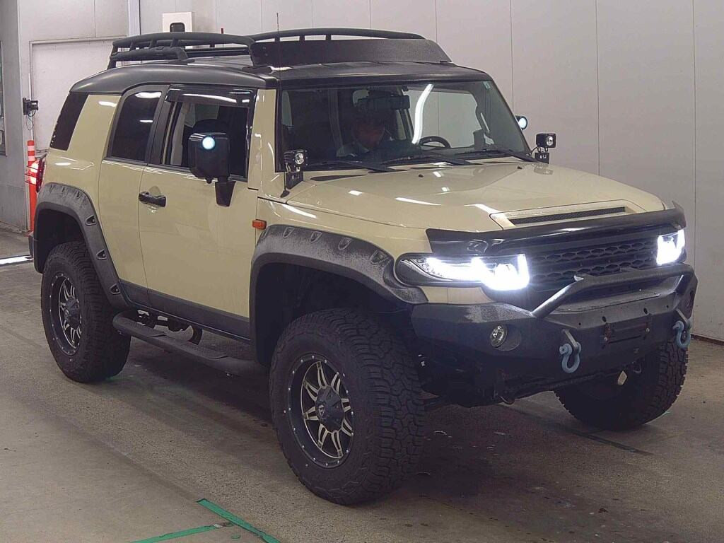 America Toyota FJ Cruiser 2013 z aukcji japońskiej