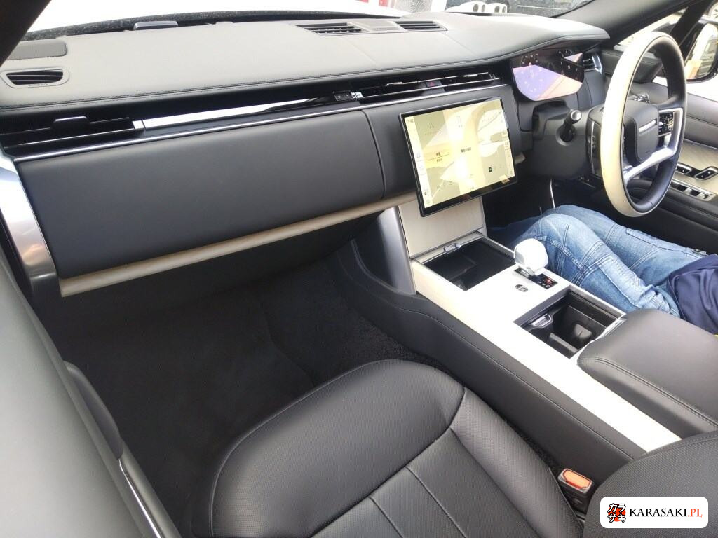 2025 Land Rover Range Rover 4WD 5