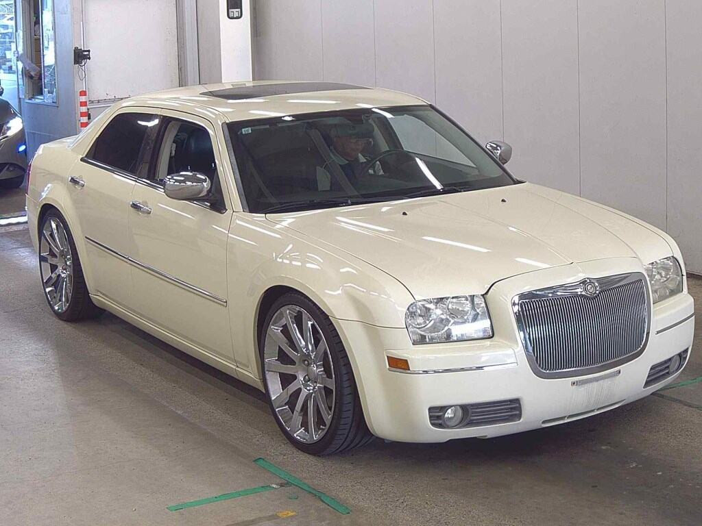 Chrysler 300C 2012 z aukcji japońskiej
