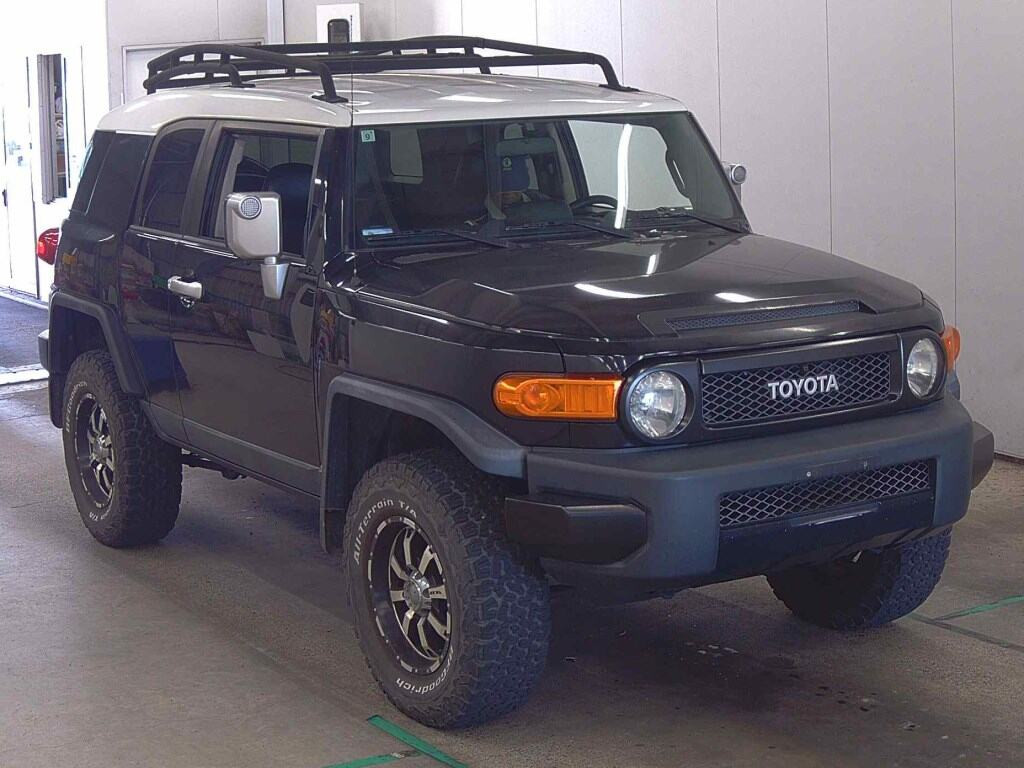 America Toyota FJ Cruiser 2012 z aukcji japońskiej