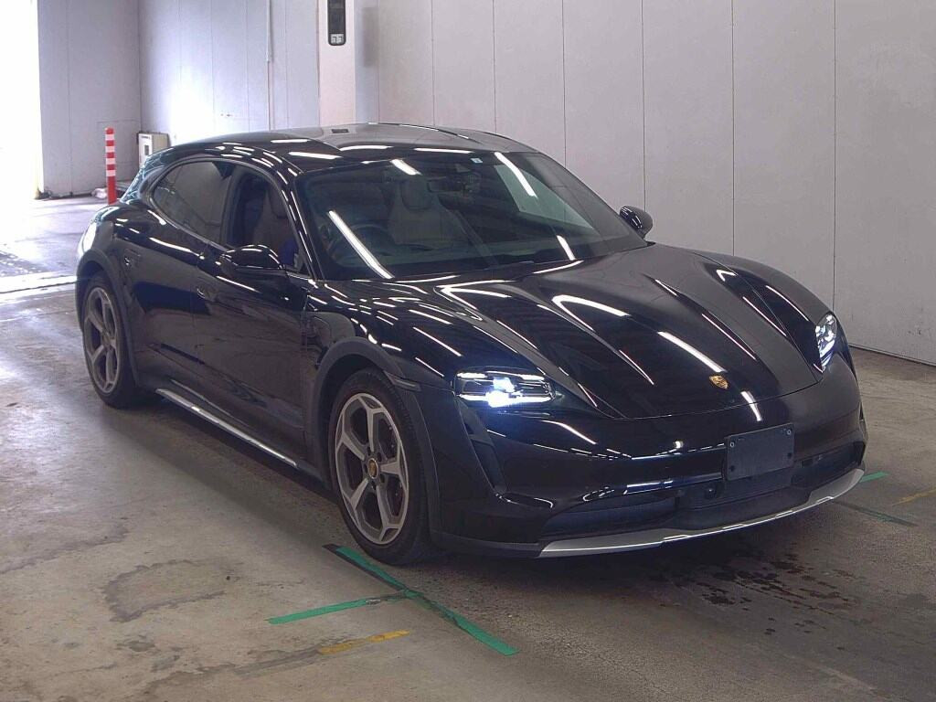 Porsche Taycan 2023 z aukcji japońskiej
