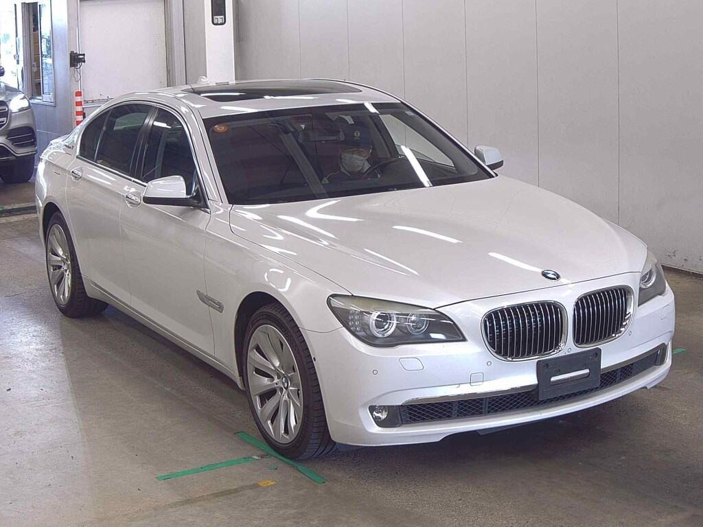 BMW 7 Series 2011 z aukcji japońskiej