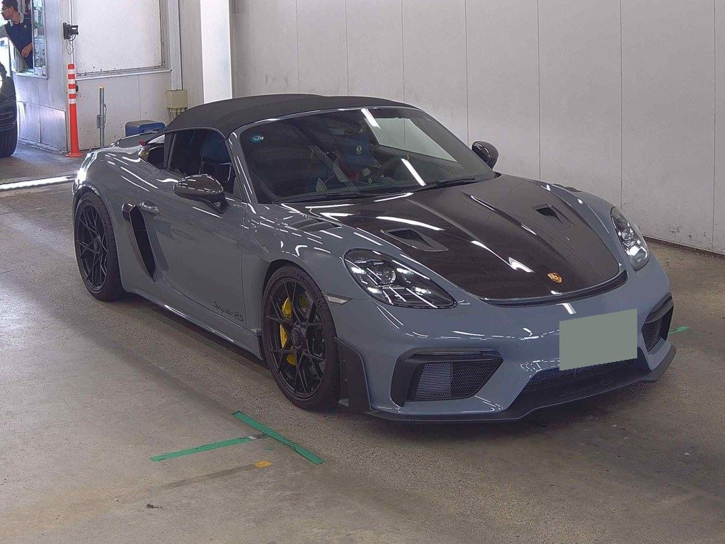 Porsche 718 Spyder 2025 z aukcji japońskiej
