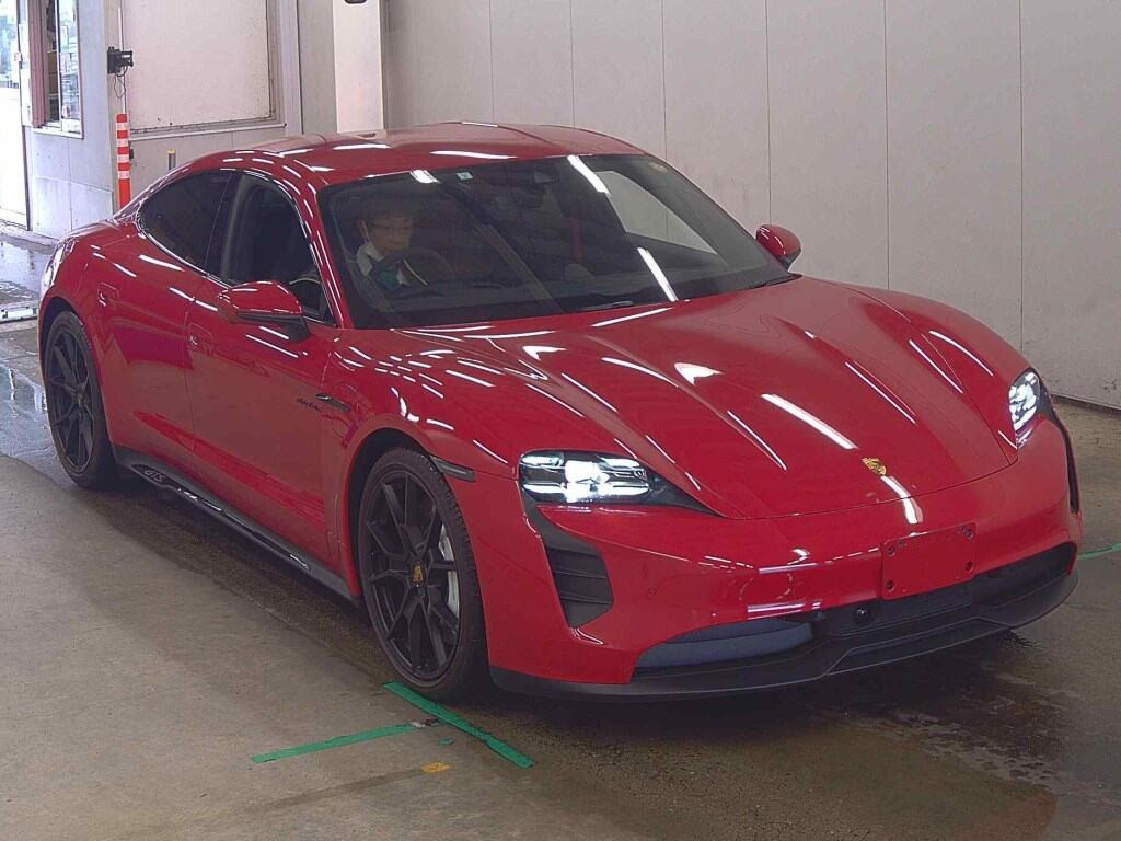 Porsche Taycan 2023 z aukcji japońskiej