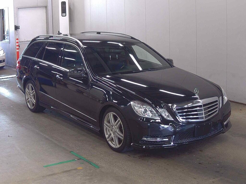 Mercedes-Benz E-Class Stationwagon 2013 z aukcji japońskiej