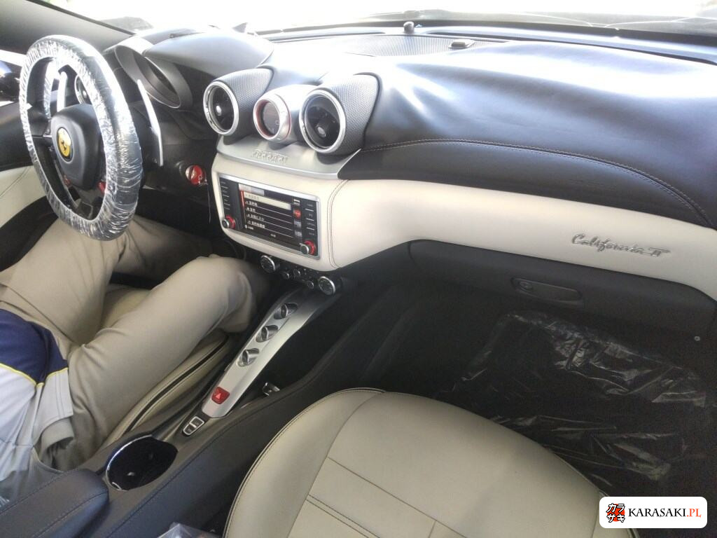 2015 Ferrari California T Base Grade 5