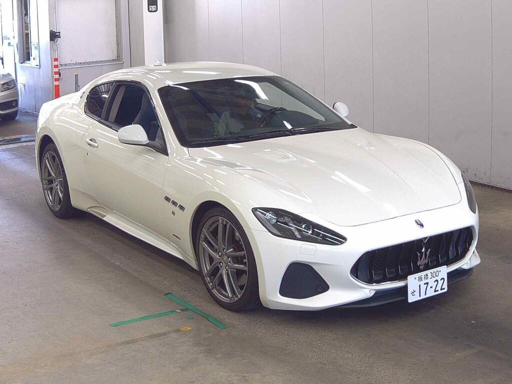 Maserati Granturismo 2019 z aukcji japońskiej