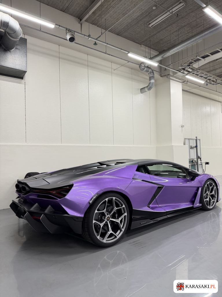 2026 Lamborghini Revuelto 4WD Base Graed 8