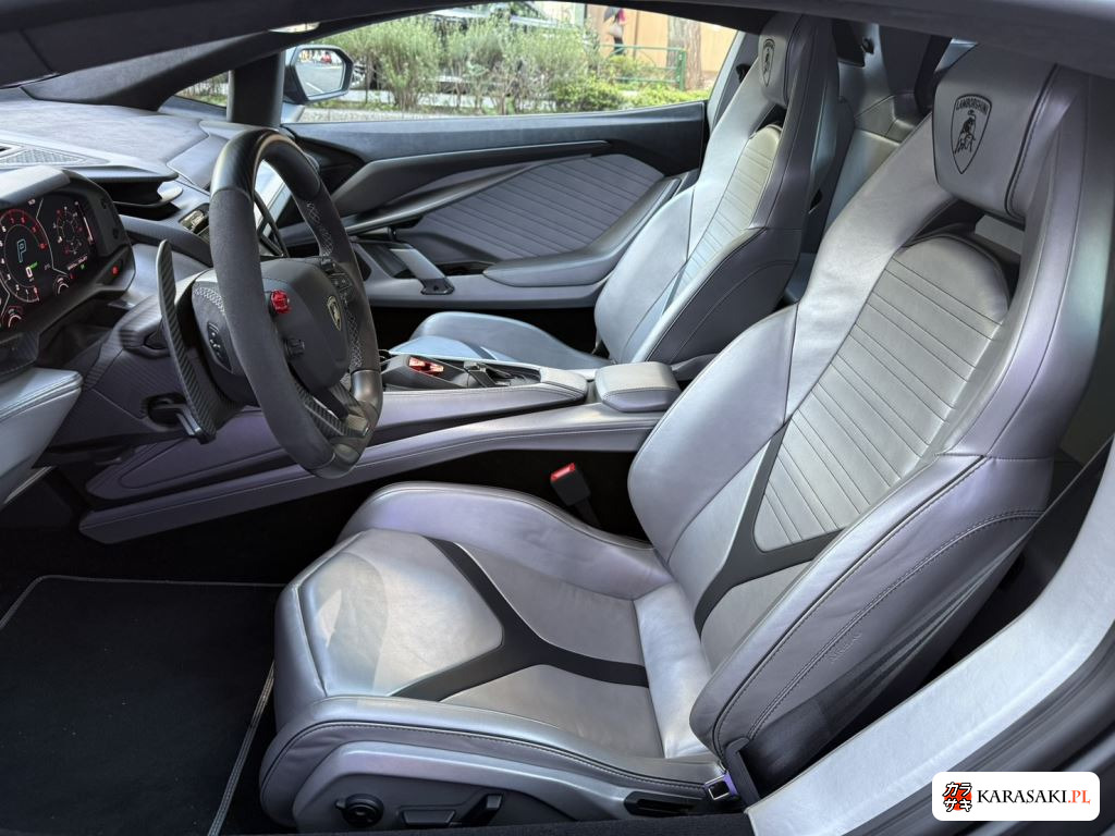 2026 Lamborghini Revuelto 4WD Base Graed 13