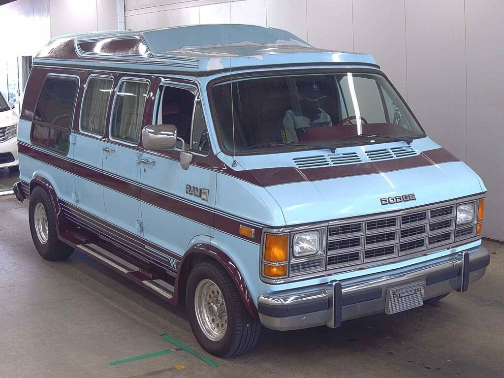 Dodge 1989 z aukcji japońskiej