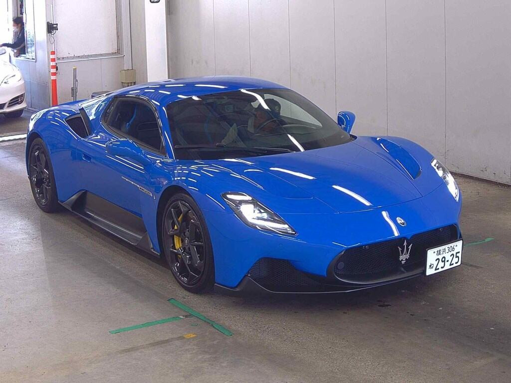 Maserati MC20 2022 z aukcji japońskiej