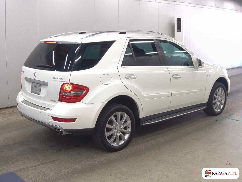 2011 Mercedes-Benz M-Class 4WD ML350 Bluetec 4MATIC 4
