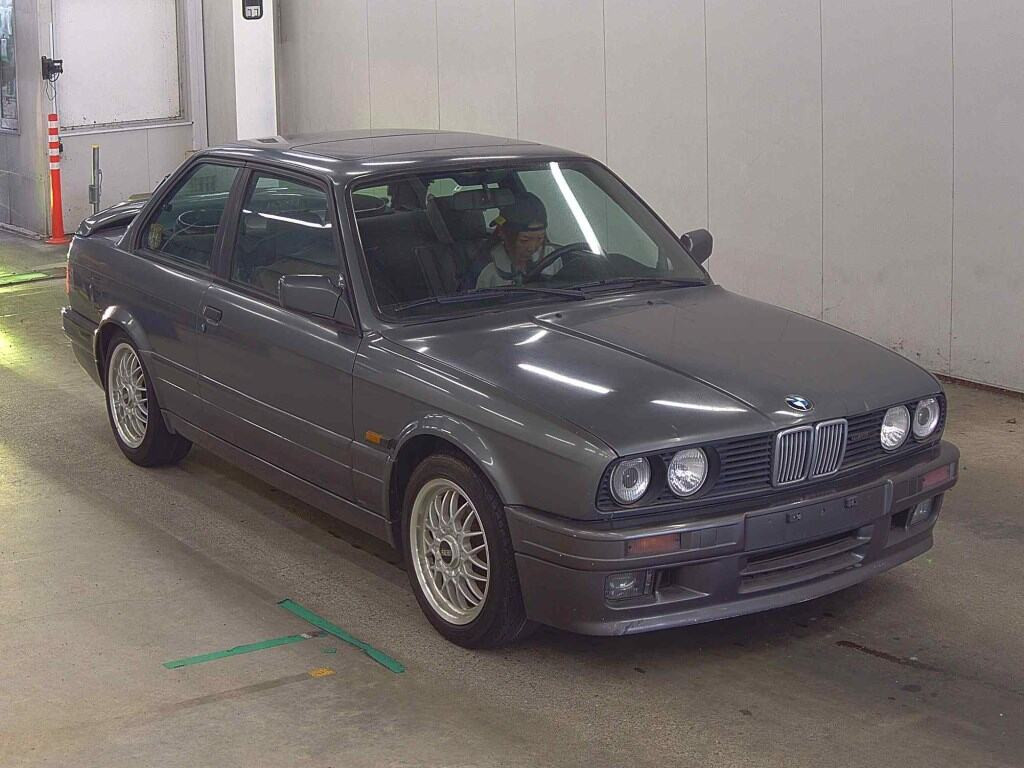BMW 3 Series 1990 z aukcji japońskiej