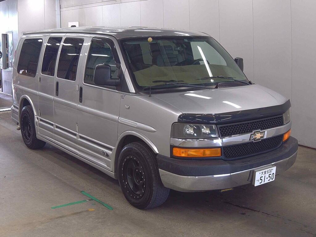 Chevrolet Express 2005 z aukcji japońskiej