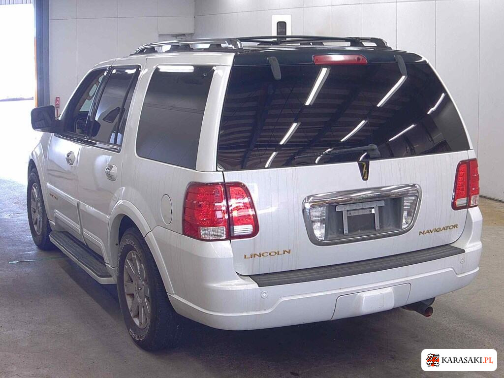 2005 Lincoln Navigator 2