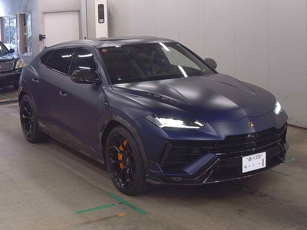 Lamborghini Urus 2023 z aukcji japońskiej