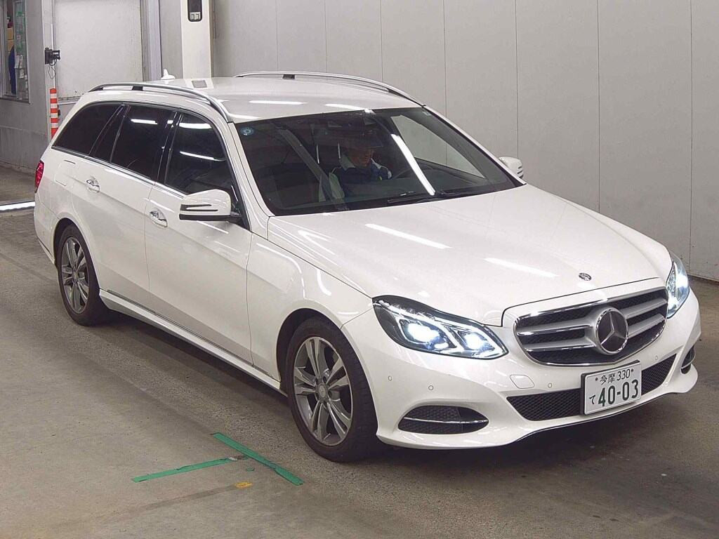 Mercedes-Benz E-Class Stationwagon 2013 z aukcji japońskiej