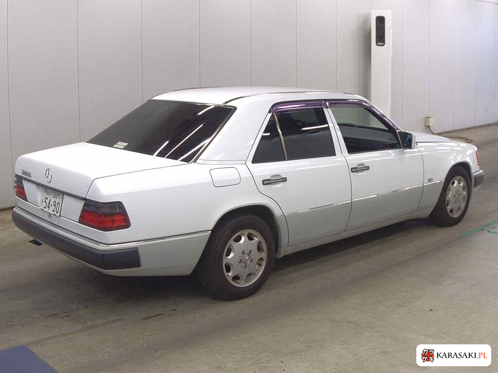 1992 Mercedes-Benz Medium Class 4D 320E 4
