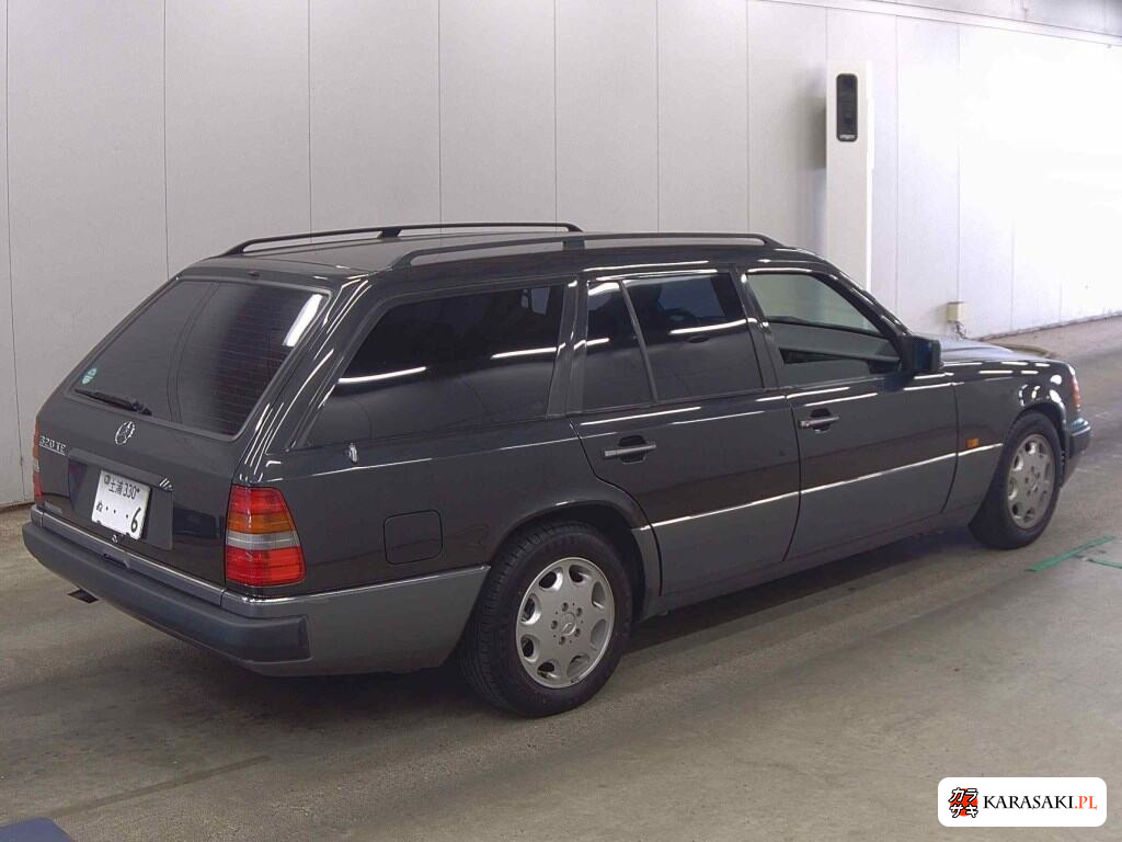 1993 Mercedes-Benz Medium Class WG 320TE 4
