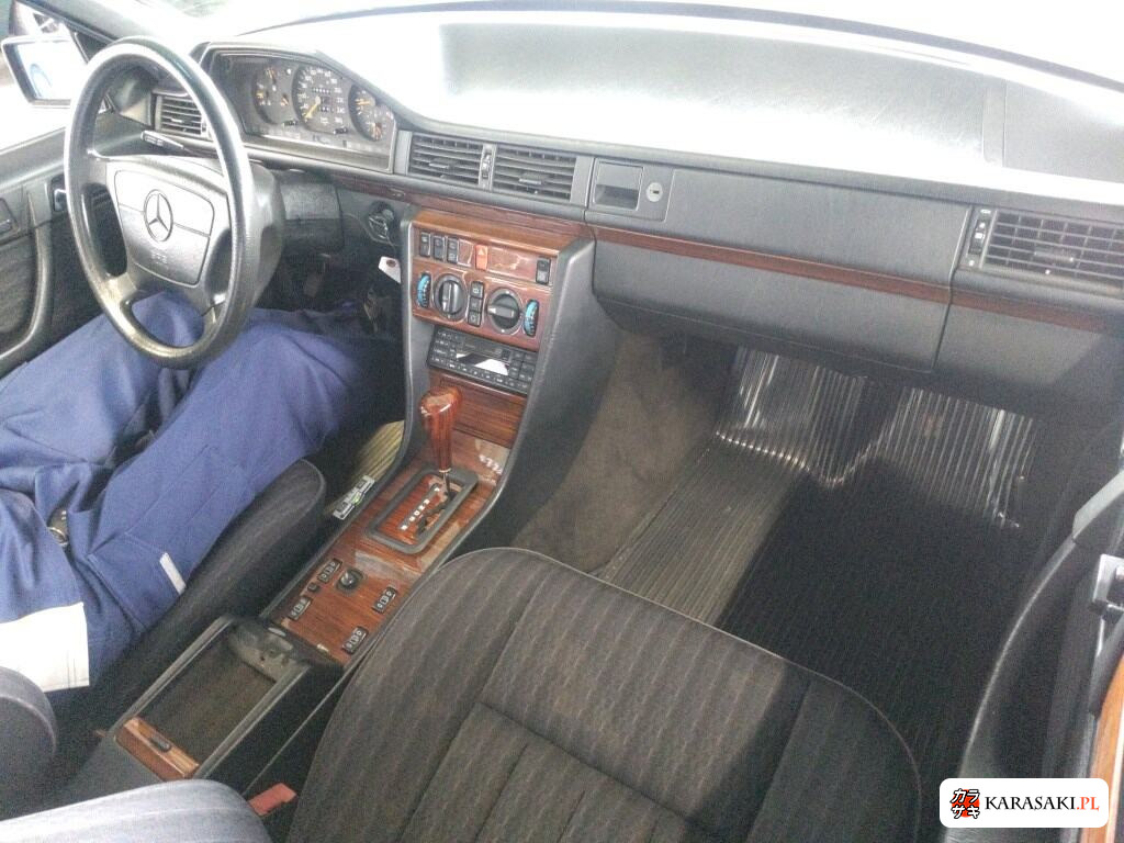 1993 Mercedes-Benz Medium Class WG 320TE 5