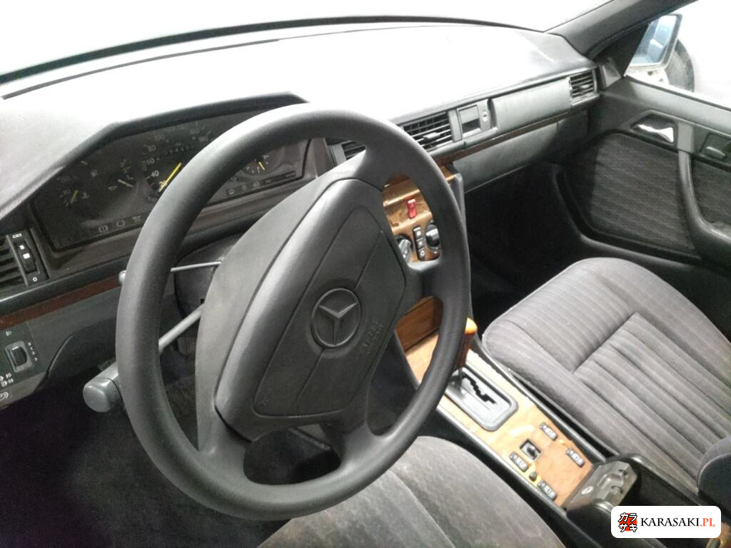 1992 Mercedes-Benz Medium Class 4D 300E 5