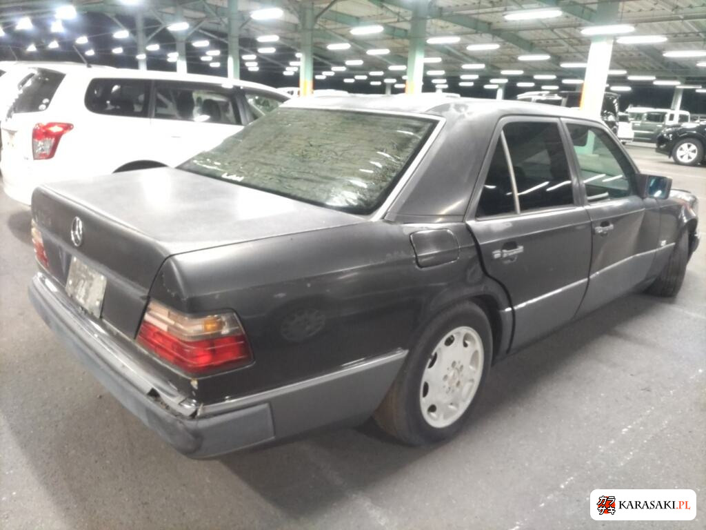 1992 Mercedes-Benz Medium Class 4D 300E 4