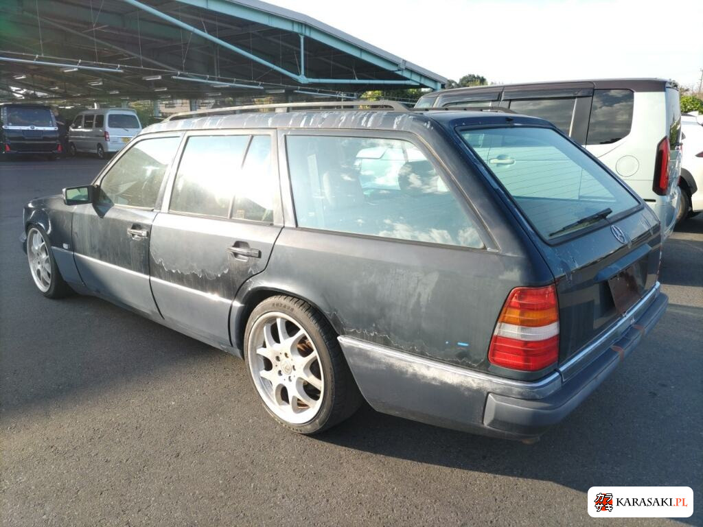 1994 Mercedes-Benz E-Class Stationwagon E320 2