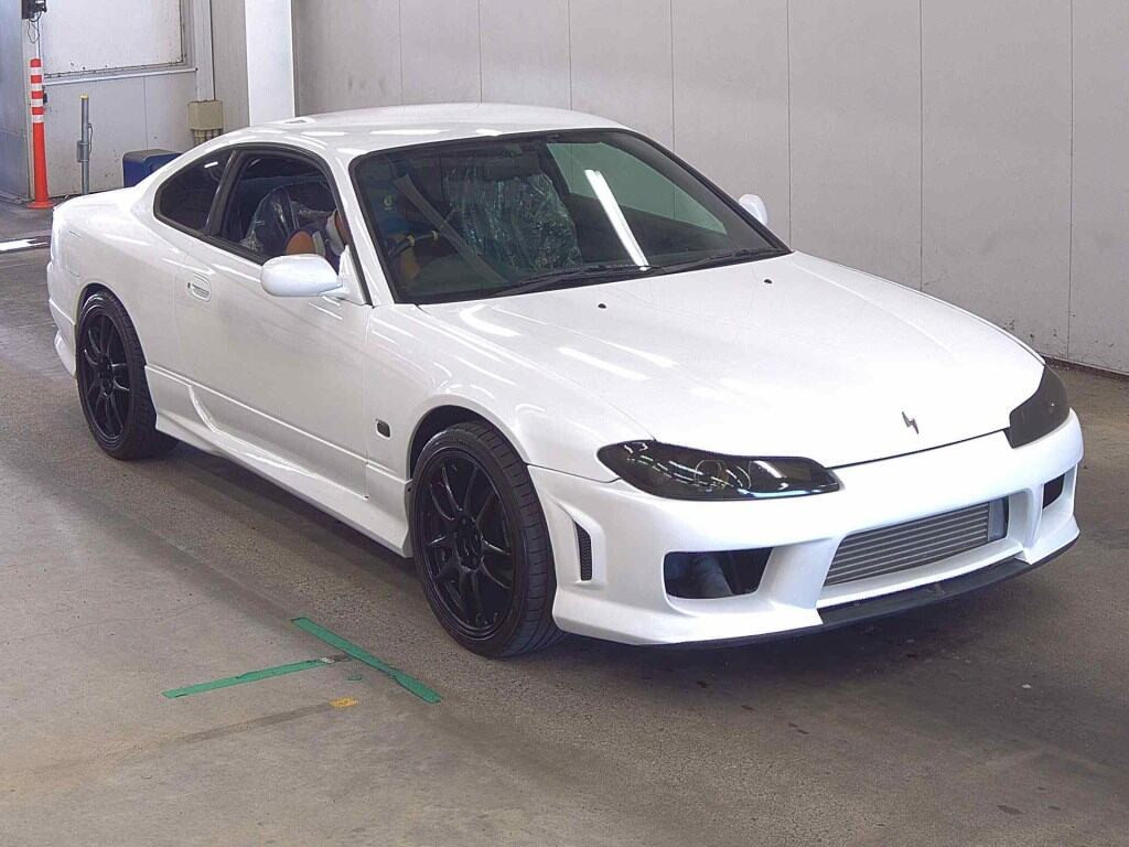 Nissan Silvia 2002 z aukcji japońskiej