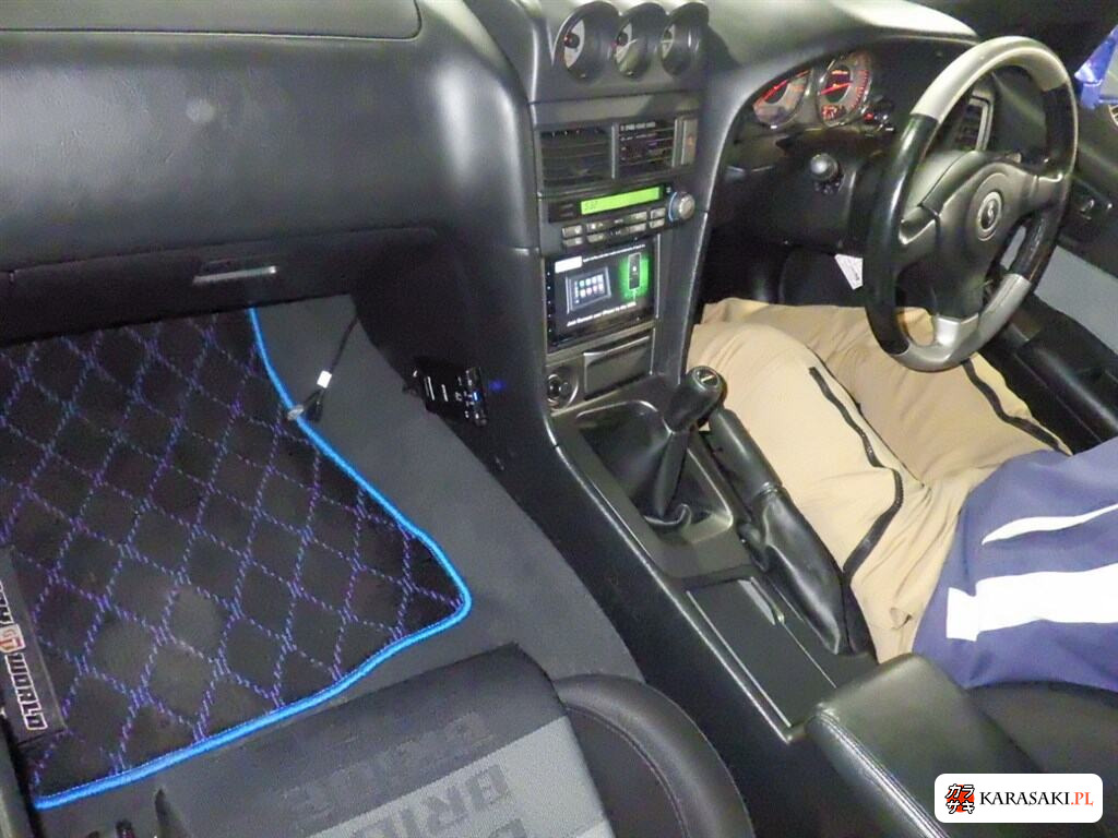 Nissan Skyline 2000 z aukcji japońskiej
