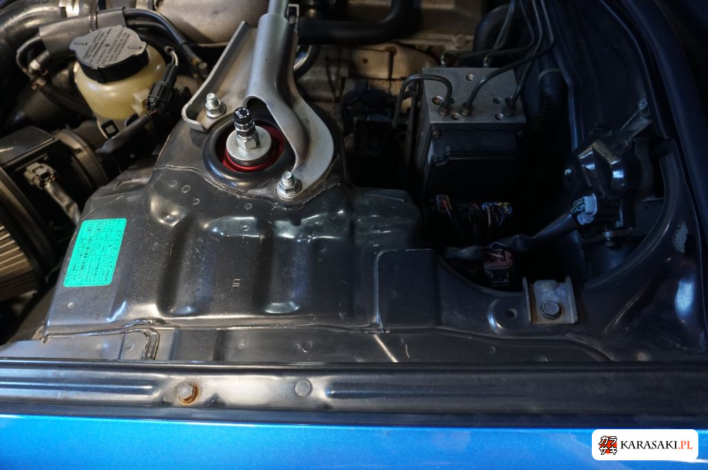 Nissan Skyline 2000 z aukcji japońskiej