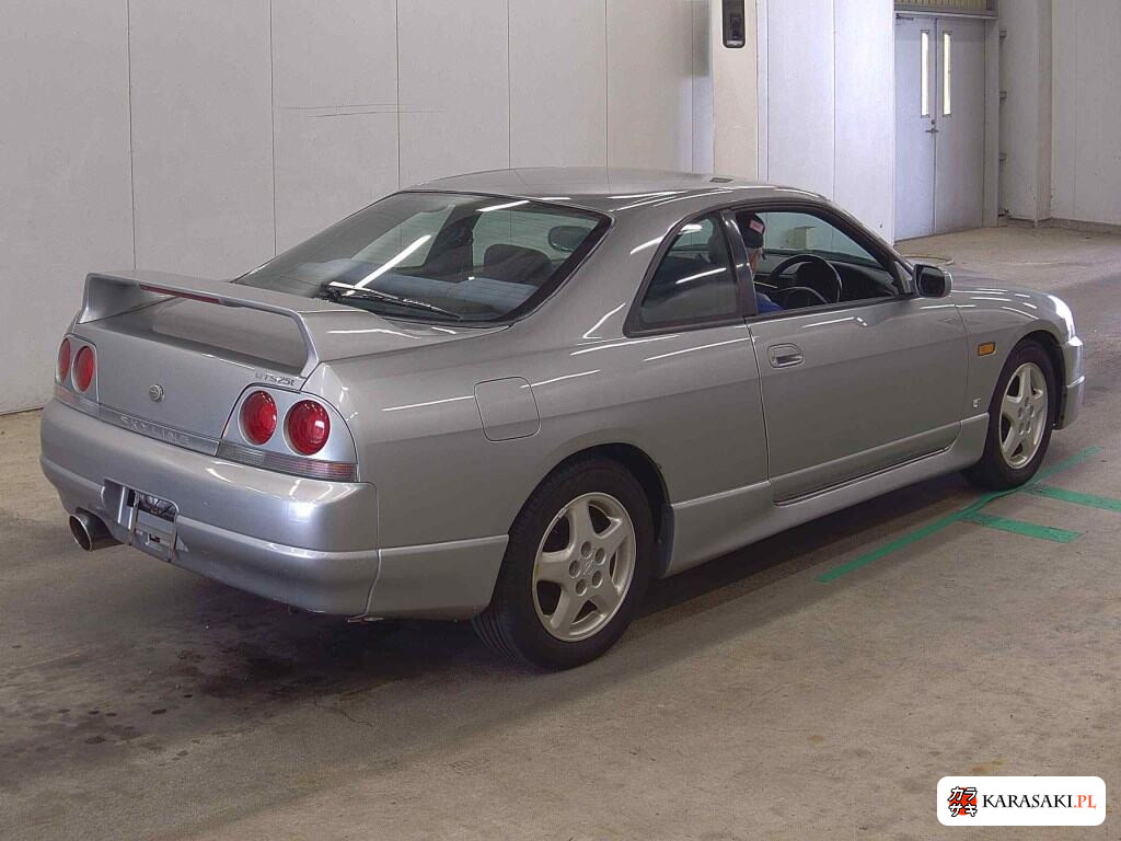 Nissan Skyline 1996 z aukcji japońskiej