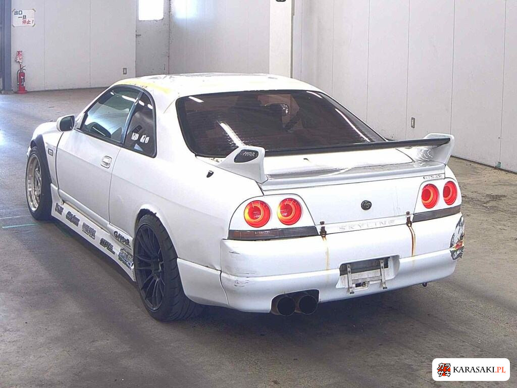 Nissan Skyline 1998 z aukcji japońskiej