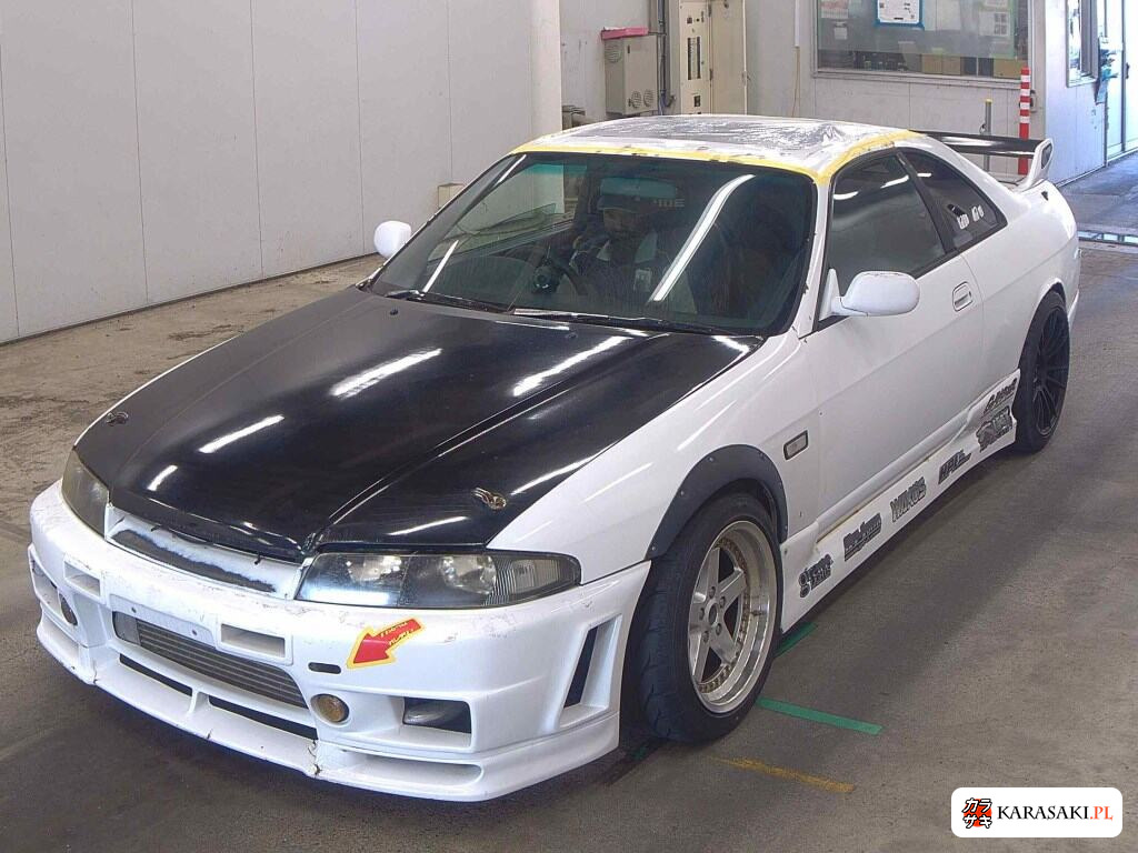 Nissan Skyline 1998 z aukcji japońskiej