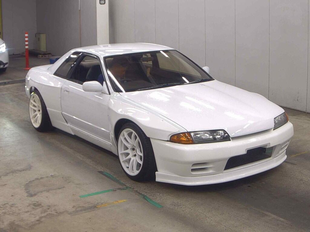 Nissan Skyline 1991 z aukcji japońskiej