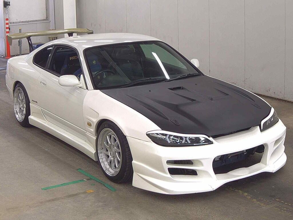 Nissan Silvia 2001 z aukcji japońskiej