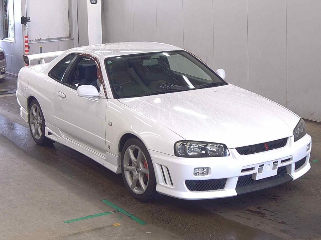 Nissan Skyline 1999 z aukcji japońskiej