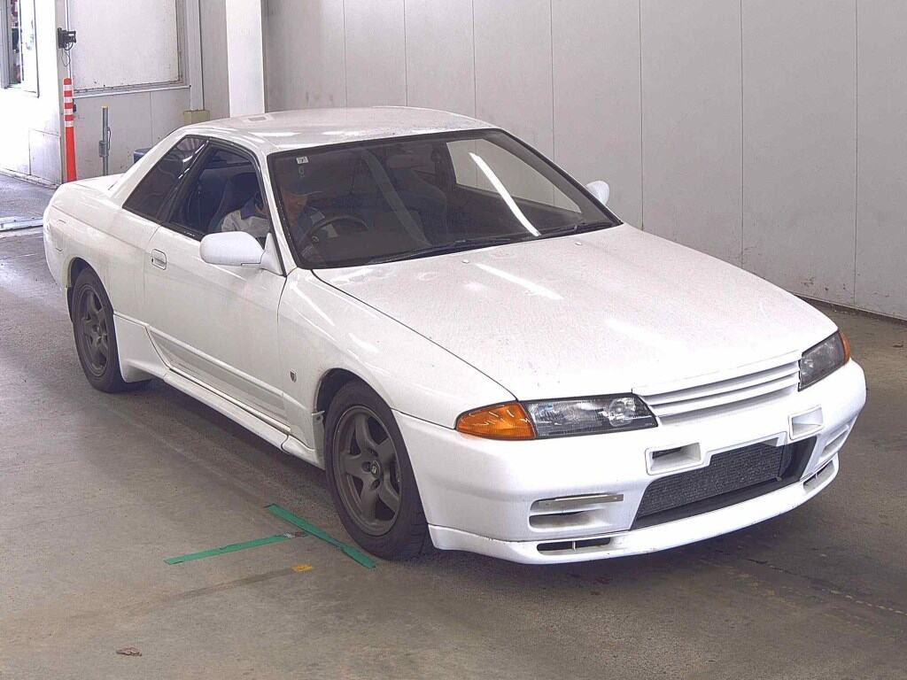 Nissan Skyline 1993 z aukcji japońskiej